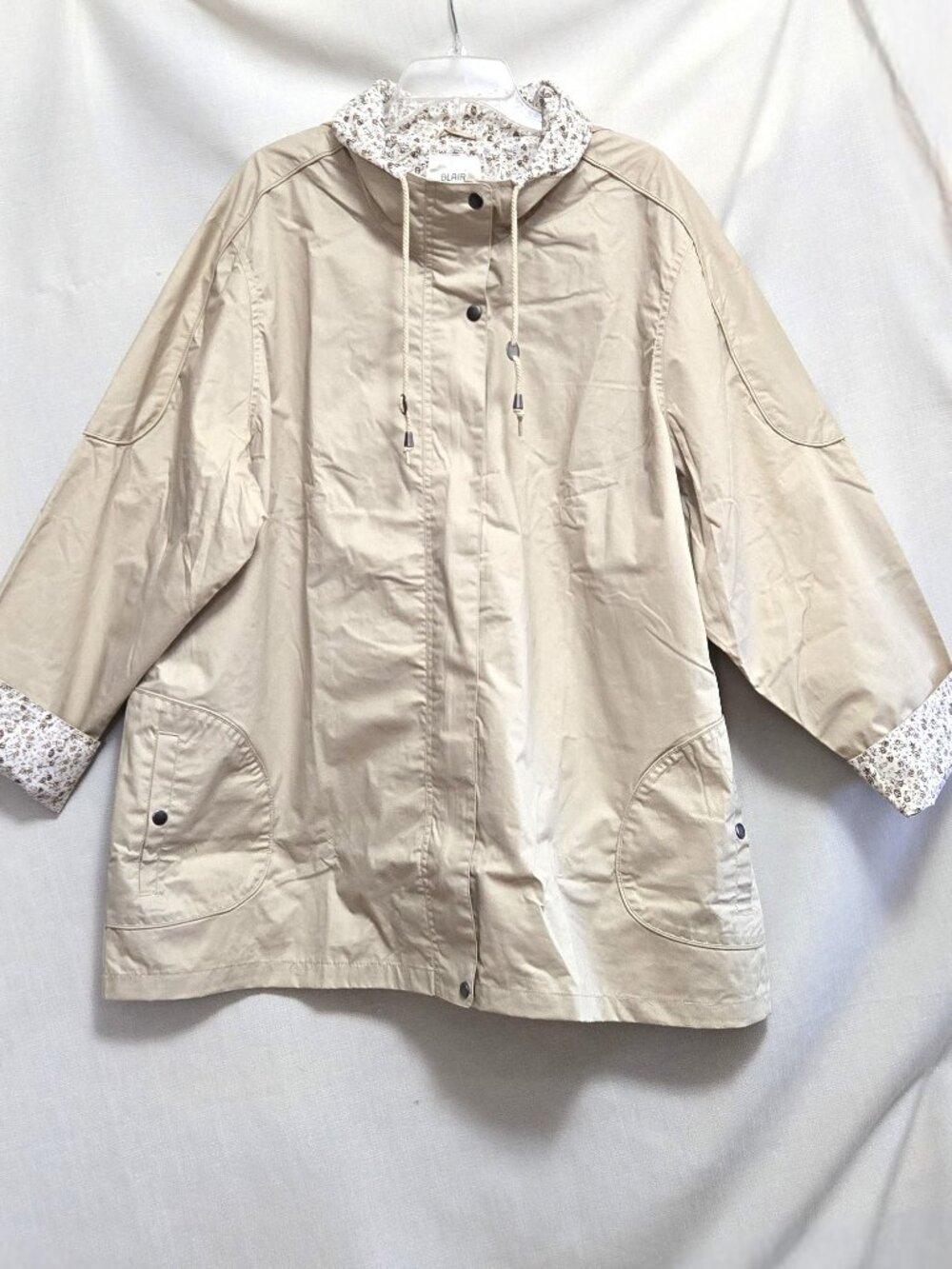 BLAIR Light Weight Beige Hooded Rain Jacket. Size 2X